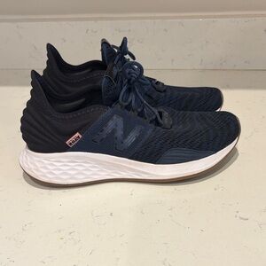 New Balance Women’s Roav sneakers